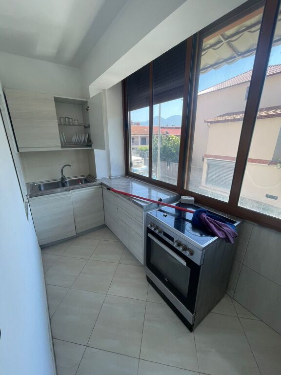 Affittasi appartamento 2+1 50000 lek al mese a Lapraka