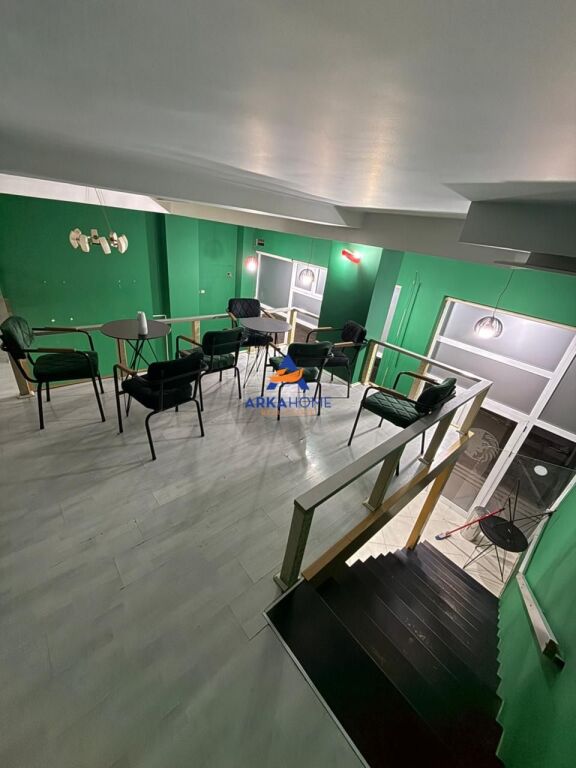 JEPET AMBIENT DUPLEX 100M2 ME QERA "PALLATET CABEJ, MISTO MAME" 55.000 LEKE
