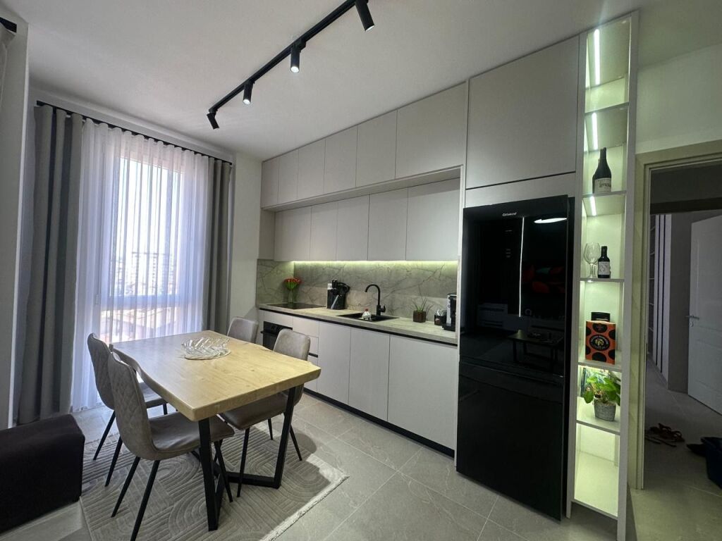 🏠 Jepet Apartament me Qira  📍Pranë Stacionit të Trenit, Rruga Vjosa