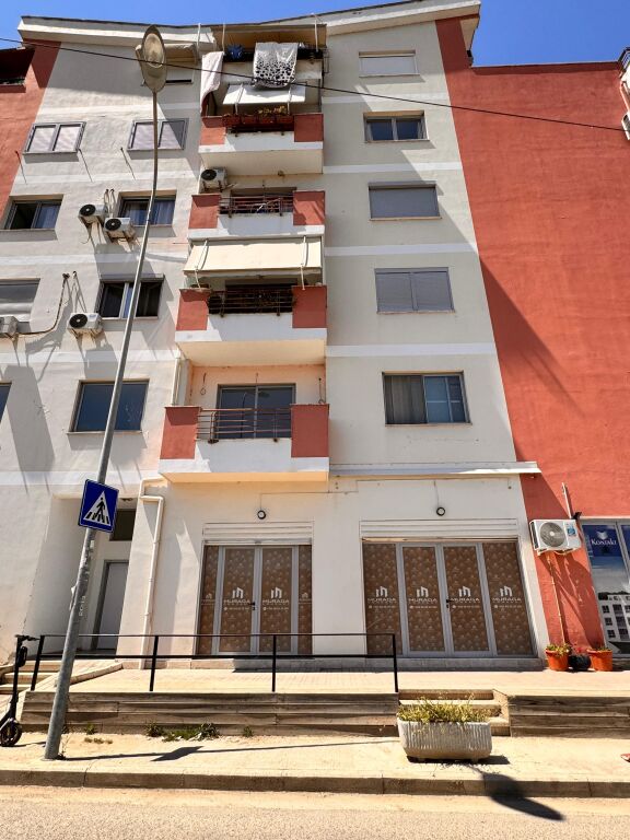 Business premises for sale - Fresk - With mortgage