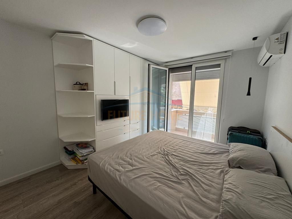 Shitet, Apartament 2+1, Blloku