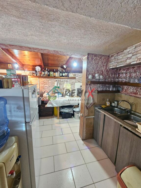 🏢 NJËSI PËR SHITJE – SHKËMBI I KAVAJËS