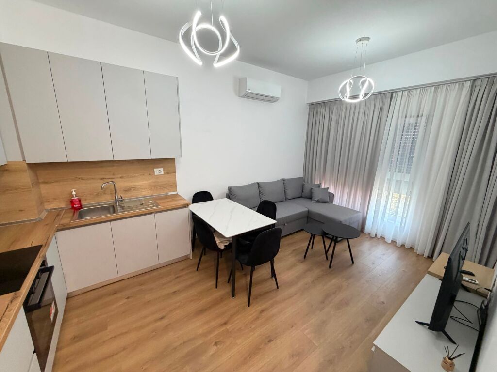Appartamento 1+1 in affitto  Indirizzo Complesso Ali Demi Kaimi  2° piano  Prezzo 400 mila lek