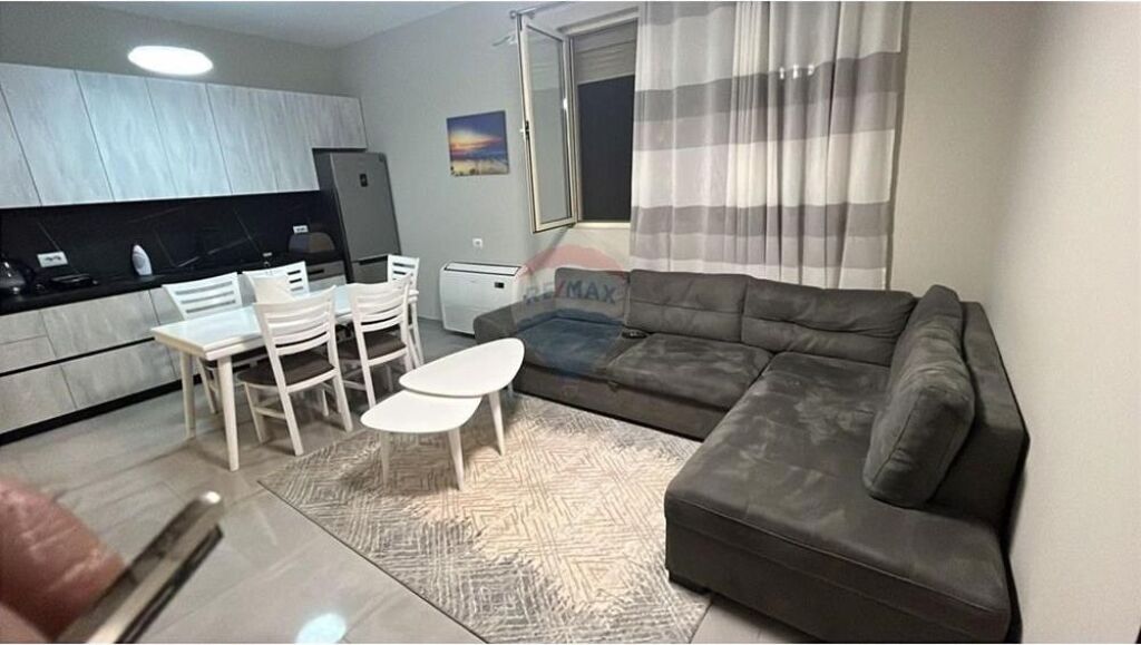 Shtëpi private - Për Qira - Sauk i Vjetër, Tiranë