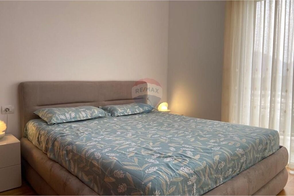 Jepet me qira apartament 2+1 tek Kopshti Botanik