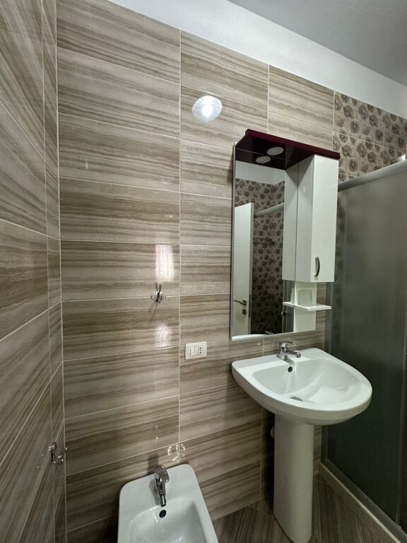 🏡 Apartment 1+1 for Rent 📍 Center, opposite Toptani Center
