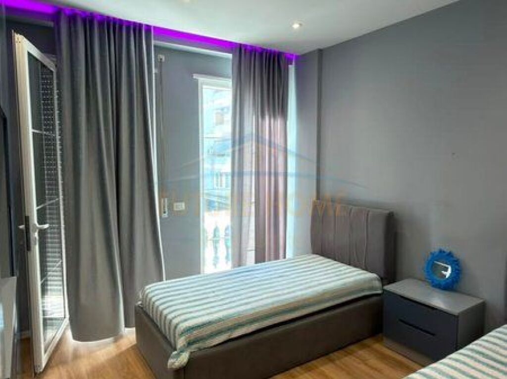 Shitet Apartament 2+1+2 , Kamëz, Tiranë.