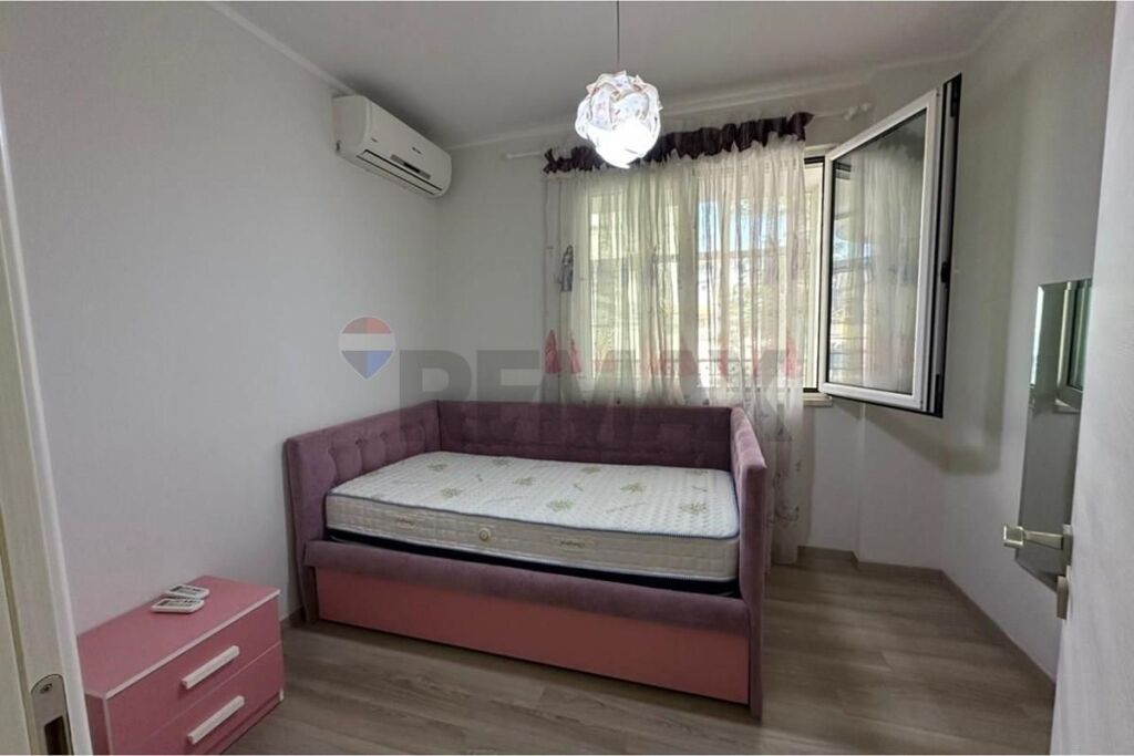 Apartament 3+1+2 Per Qira Ne Bllok