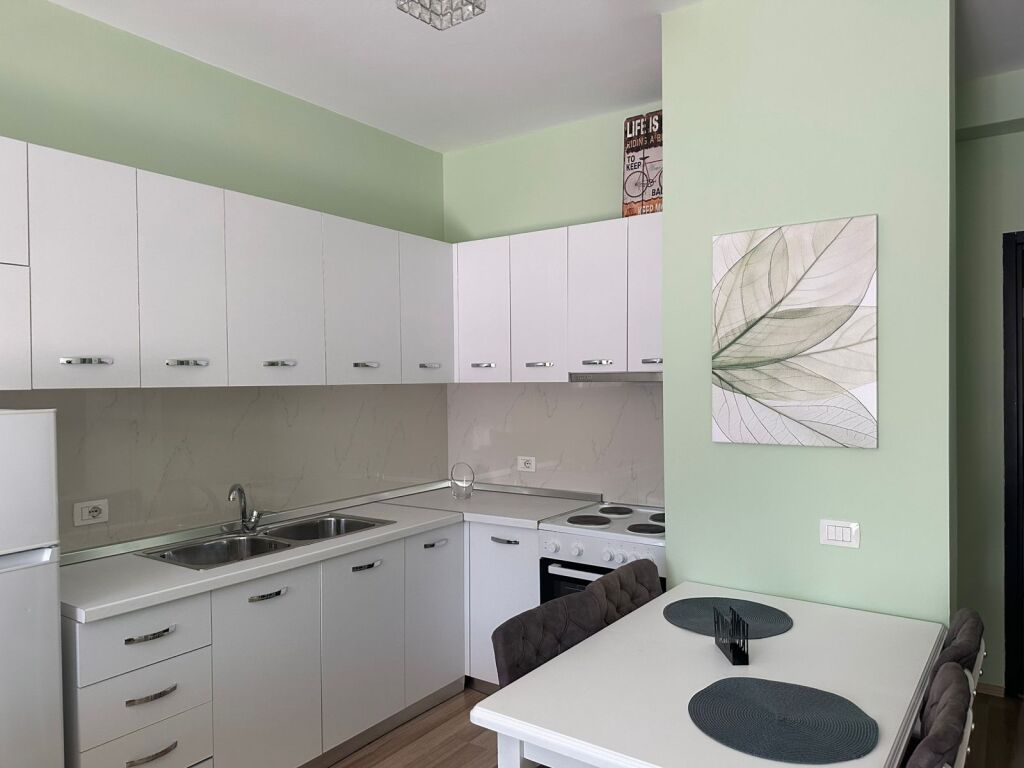 🏡 Jepet Apartament 1+1 me Qira 📍 Qendër, përballë Toptani Center