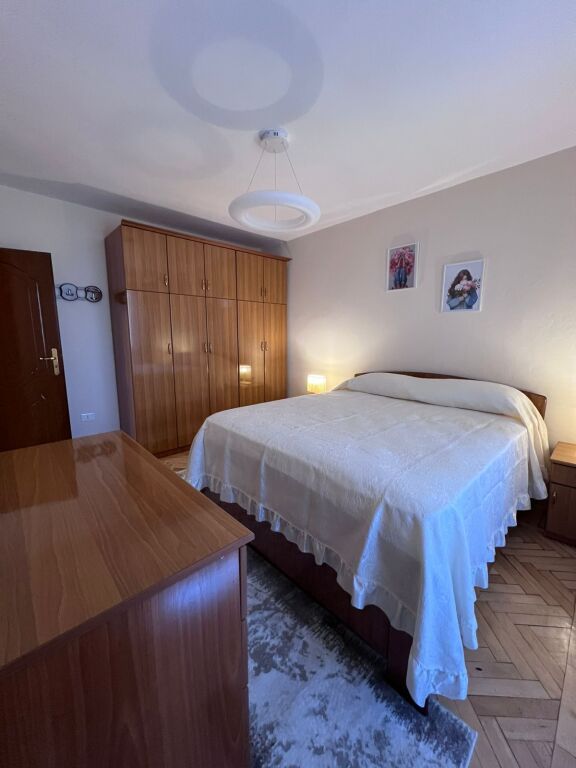 Jepet me qira apartament 2+1