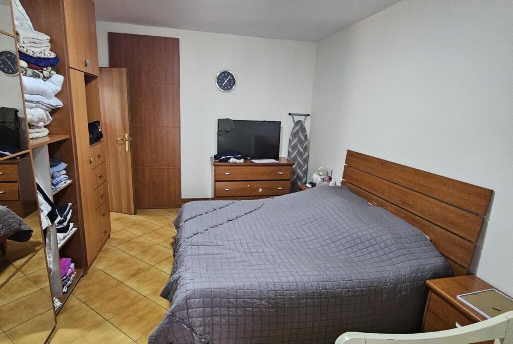 Prane Pallatit Me Shigjeta Shitet Apartament 1+1 Me Planimetri Te Rregullt! 117,000€ Shitje