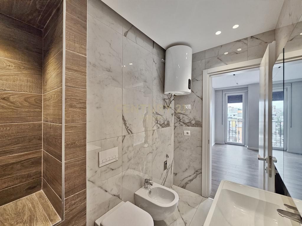 🏡 Appartamento 3+1 in Affitto nella Zona 21 Dhjetori, Tirana