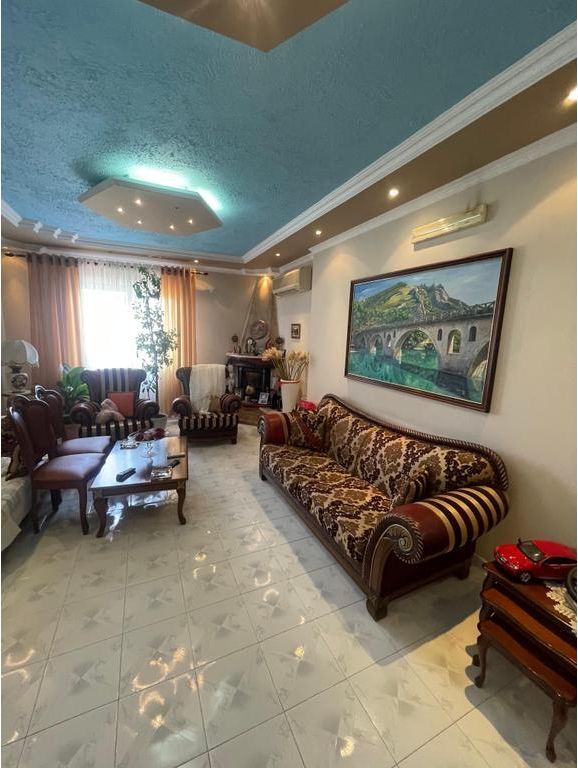 Shitet, Apartament 2+1+2, Irfan Tomini, Tiranë