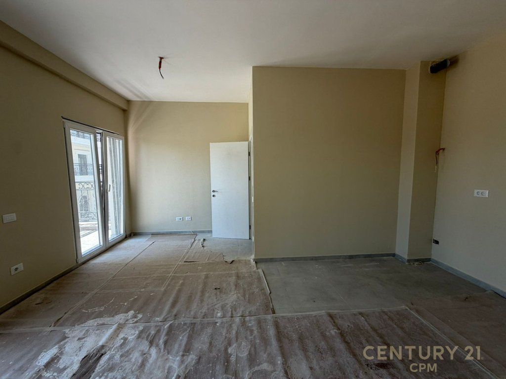 Apartament 1+1 Per Shitje Te Kompleksi (PORTA E RE)