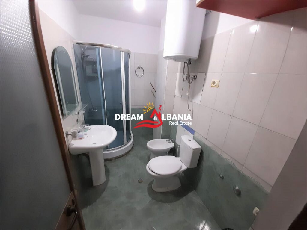 Shitet apartament 2+1+2 ne Don Bosko prane Hotel Ferrari (ID 4121981)