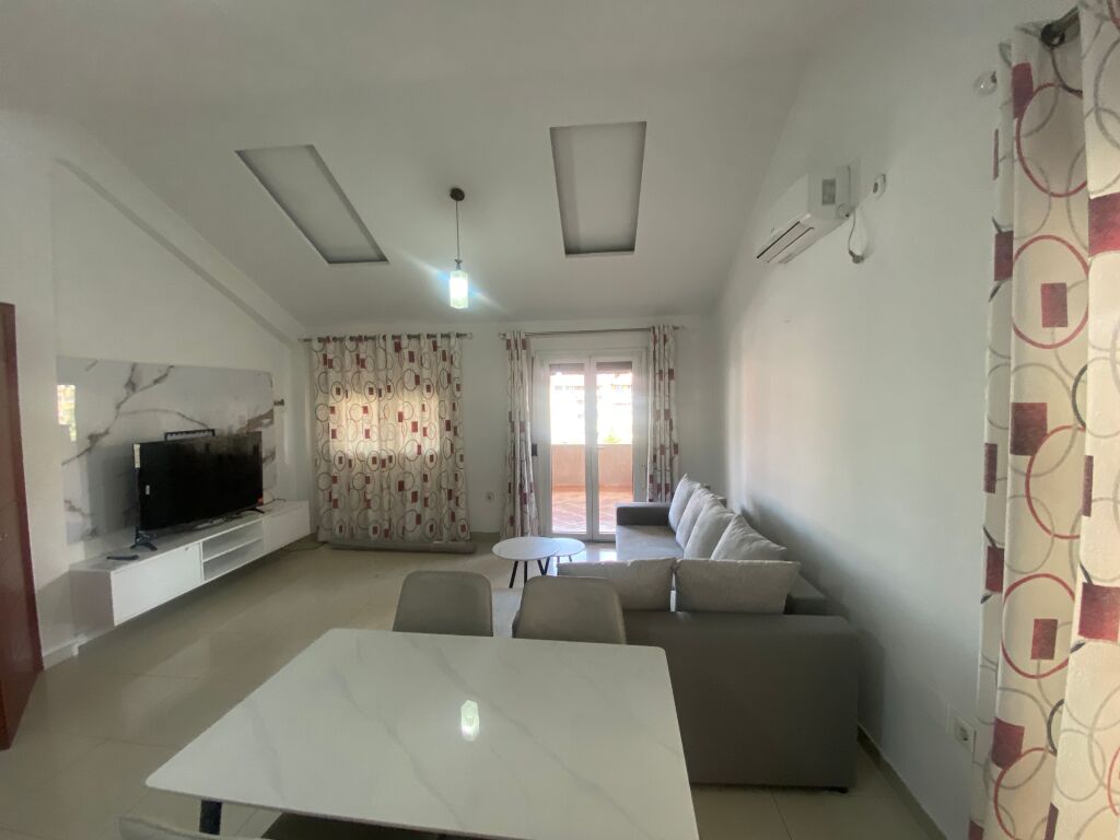 Duplex for rent at Kristal Center !