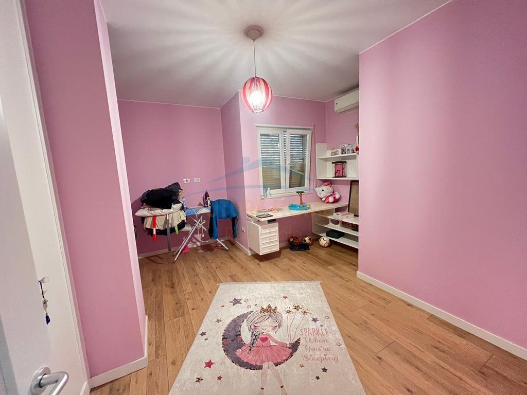 Shitet, Apartament 2+1+2, Kompleksi Panorama, Tiranë 286,000 €