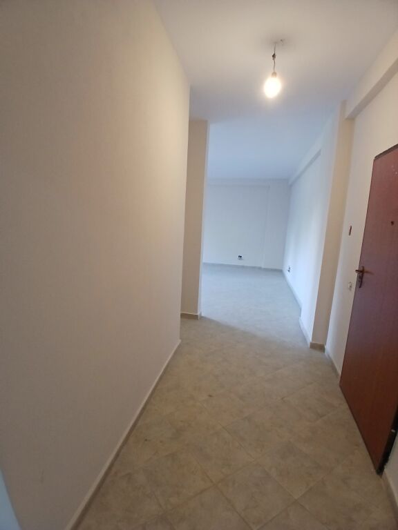 Shitet apartament 2+1+2 pranë Pajtoni Center për vetëm 125 milionë lekë