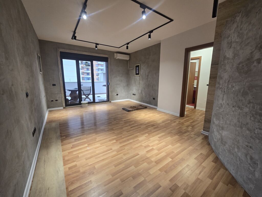 Zyre me Qira📍9-Kateshet,Qender📌800€