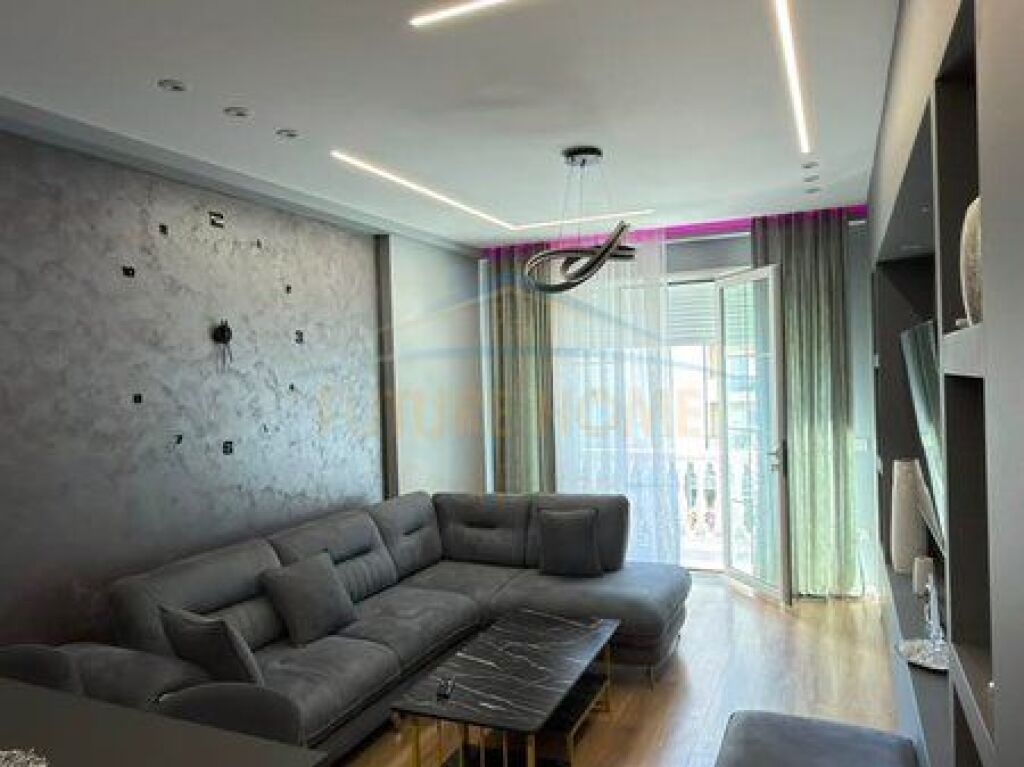 Shitet Apartament 2+1+2 , Kamëz, Tiranë.