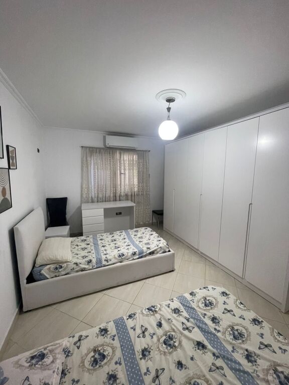 Affittasi appartamento 2+1 50000 lek al mese a Lapraka