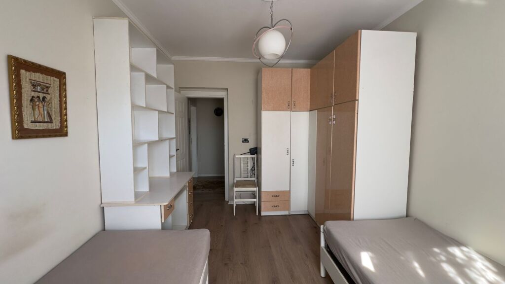 Shitet, Apartament 2+1, Rruga Fortuzi, Tirane . Empire70571