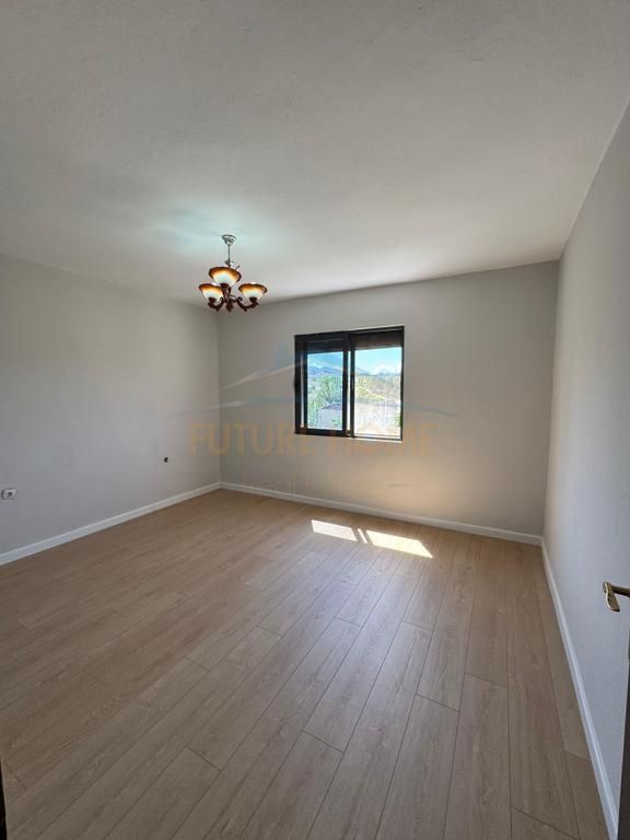 Shitet, Apartament 1+1, Ali Demi, Tirane.