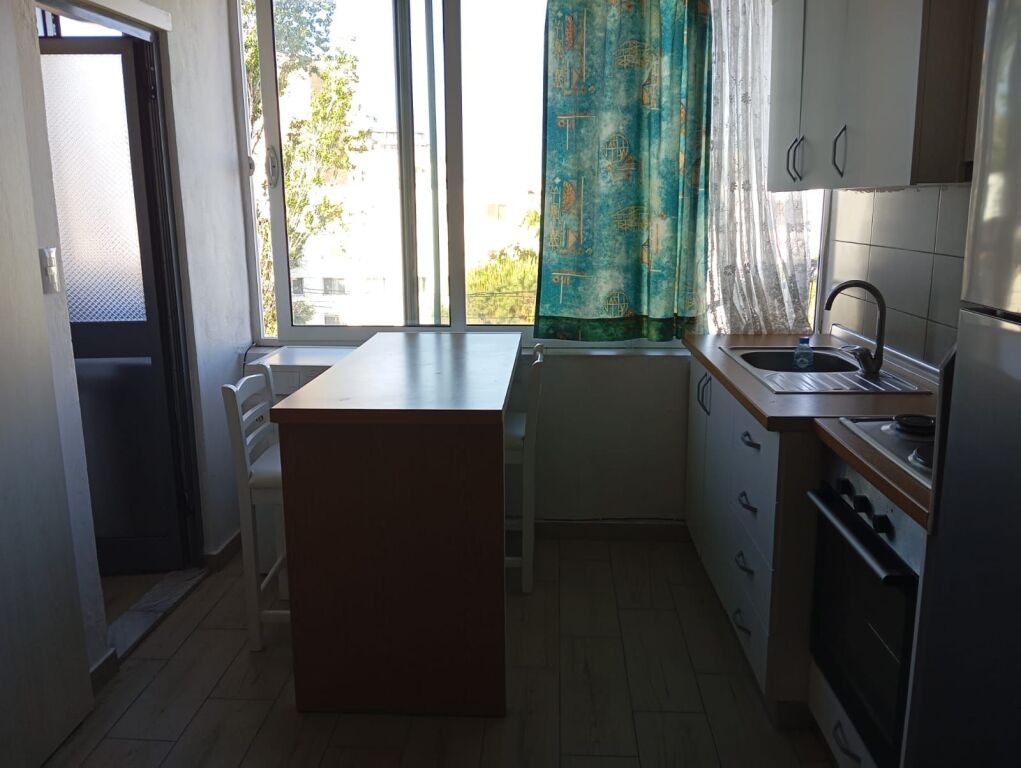 Tirane, jepet me qera apartament 1+1 Kati 5, 50 m² (Ferrit Xhajko)