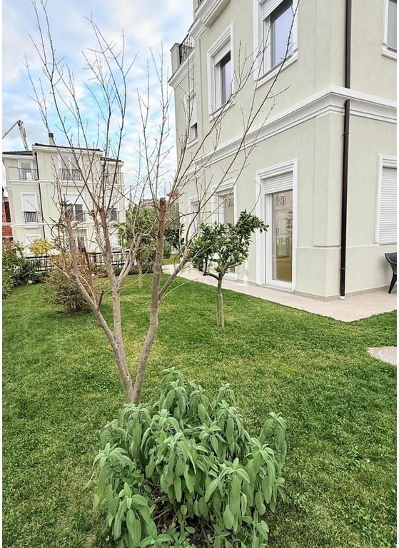 VILË MODERNE 3-KATËSHE ME QIRA PRANË TEG!!!