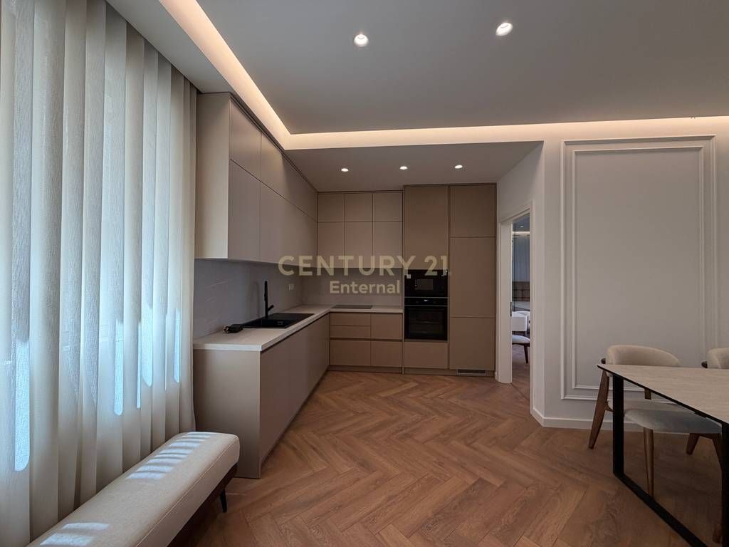 Apartament luksoz 1+1 me qira tek Green Valley, Liqeni i Thate