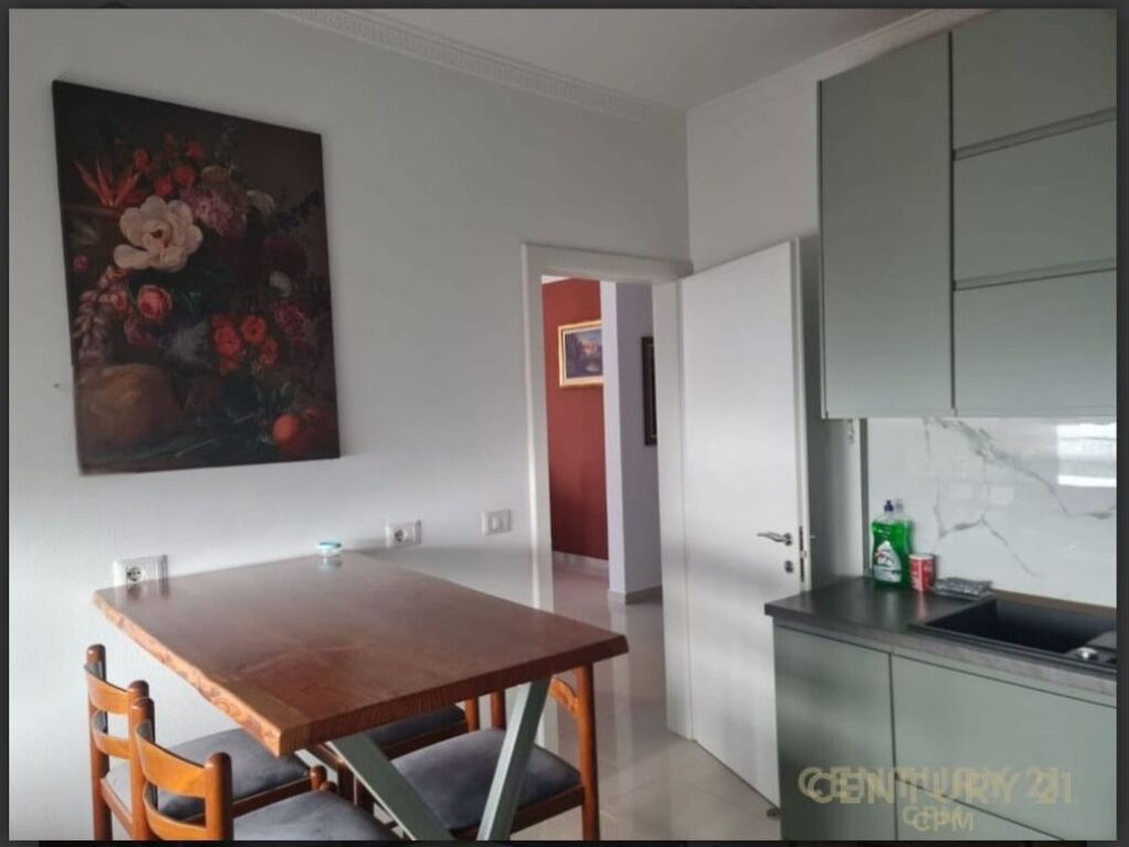 Apartament 2+2+2+Parking për qira tek xhamia, Kopshti Botanik!