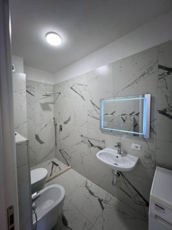 Qera | Apartament 1 + 1 | Shkolla e Bashkuar | 500 €/muaj