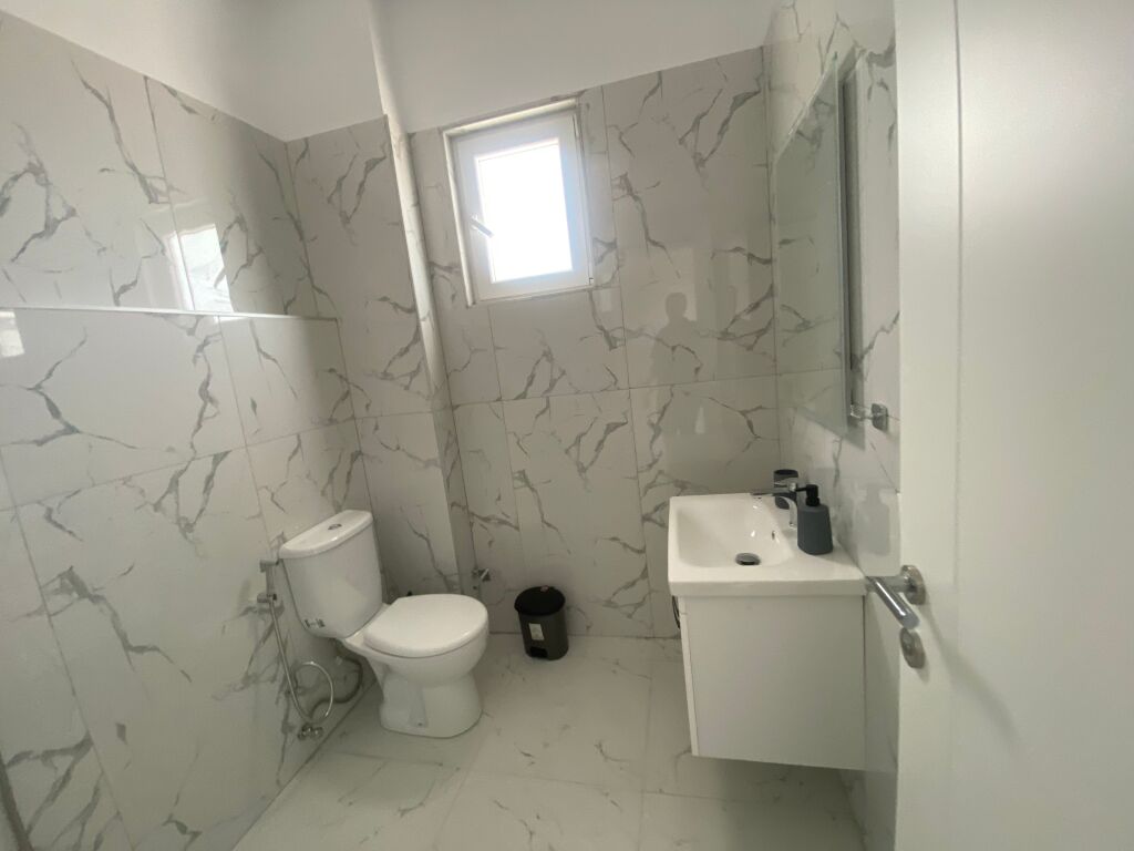 Apartament 1+1+ parkim per qera Kodra e Priftit !