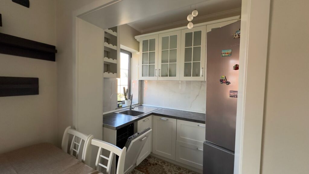 Shitet, Apartament 2+1, Rruga Fortuzi, Tirane . Empire70571