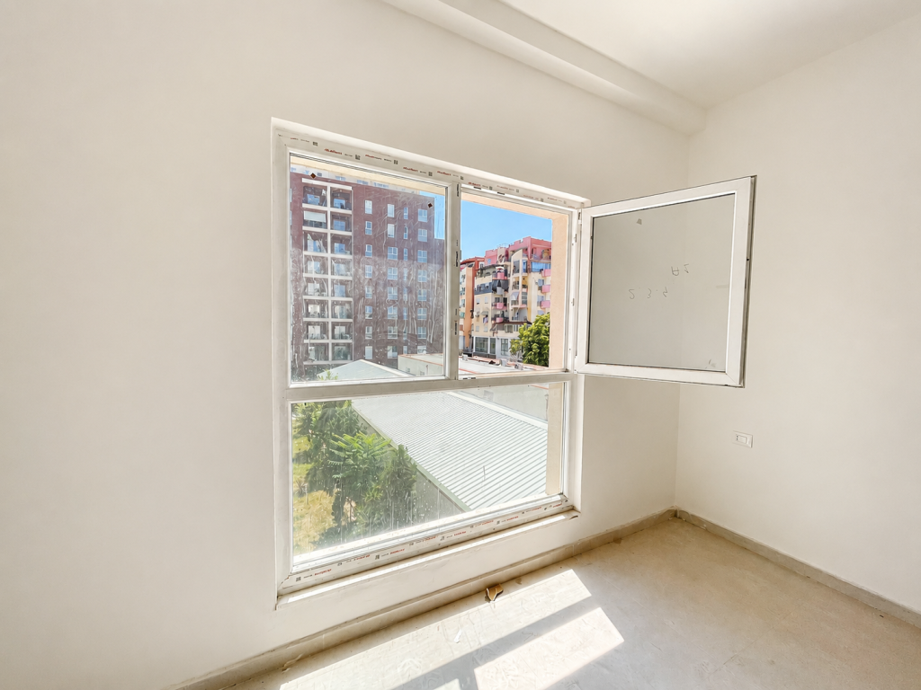 Shitet Apartament 2+1 Kati i 2, Aura