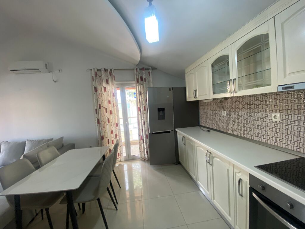 Duplex for rent at Kristal Center !