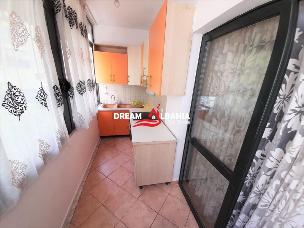 Shitet apartament 2+1+2 ne Don Bosko prane Hotel Ferrari (ID 4121981)