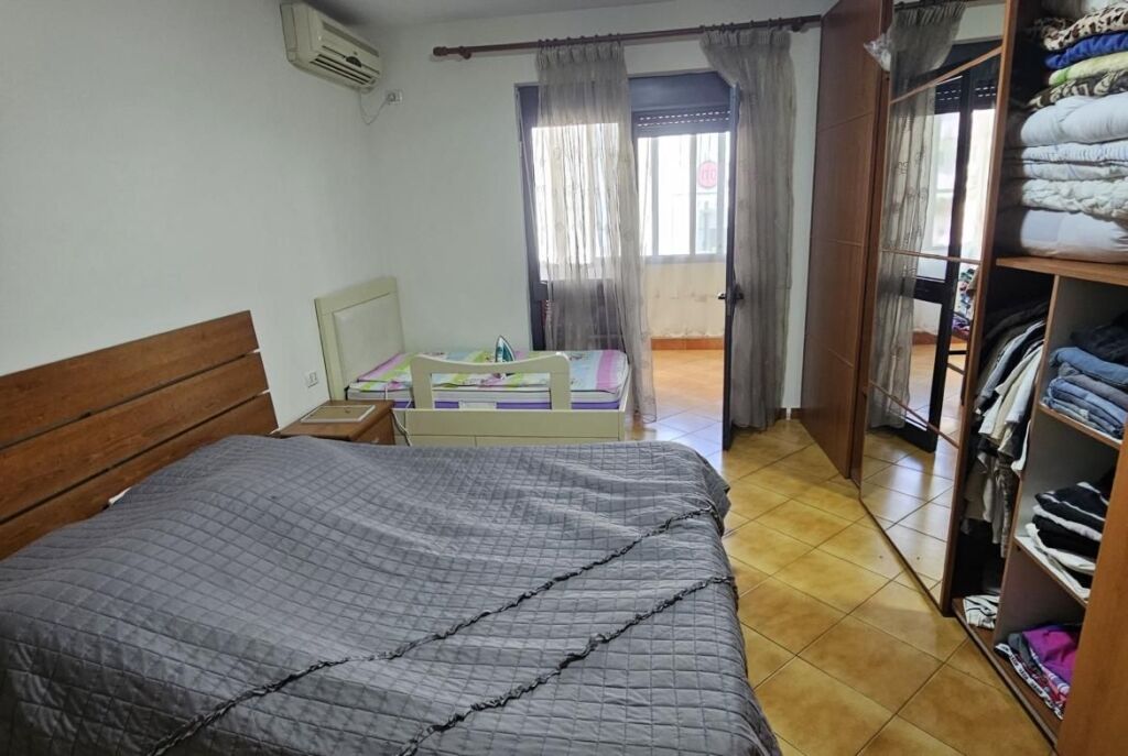 Prane Pallatit Me Shigjeta Shitet Apartament 1+1 Me Planimetri Te Rregullt! 117,000€ Shitje