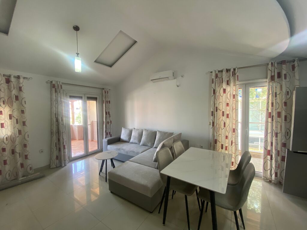Duplex for rent at Kristal Center !