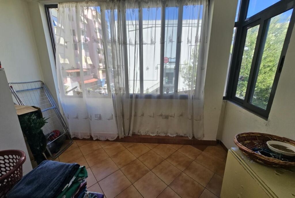 Prane Pallatit Me Shigjeta Shitet Apartament 1+1 Me Planimetri Te Rregullt! 117,000€ Shitje