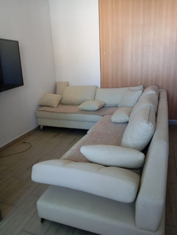 Tirane, jepet me qera apartament 1+1 Kati 5, 50 m² (Ferrit Xhajko)