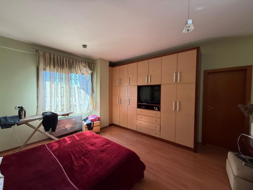Appartamento 2+1+2 in vendita vicino a Komuna e Parisit