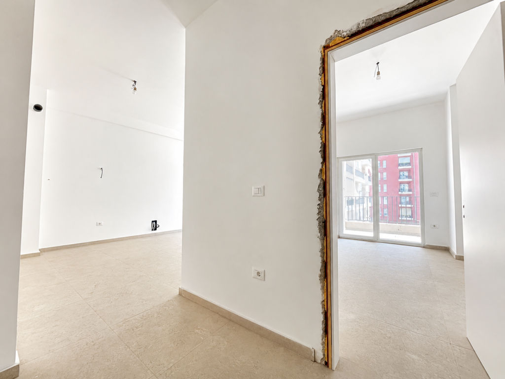 Shitet Apartament 2+1 Kati i 2, Aura