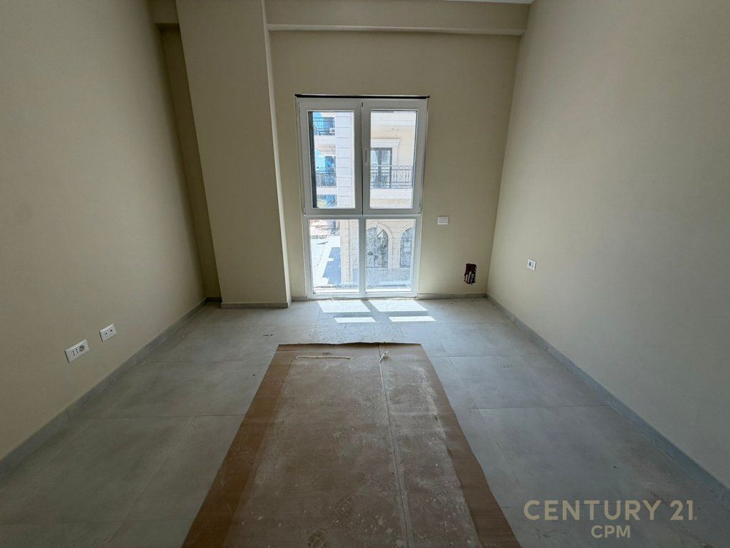 Apartament 1+1 Per Shitje Te Kompleksi (PORTA E RE)