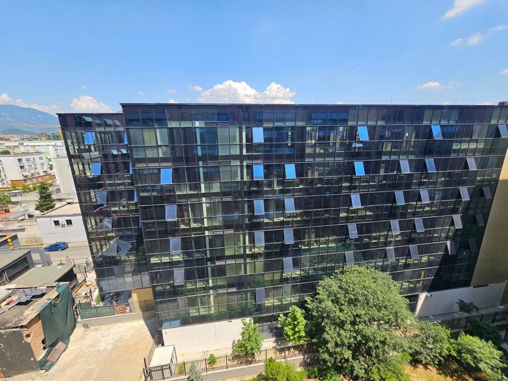Jepet me qira apartament për zyra/pune, përballë SPAK-ut 650 € /Muaj