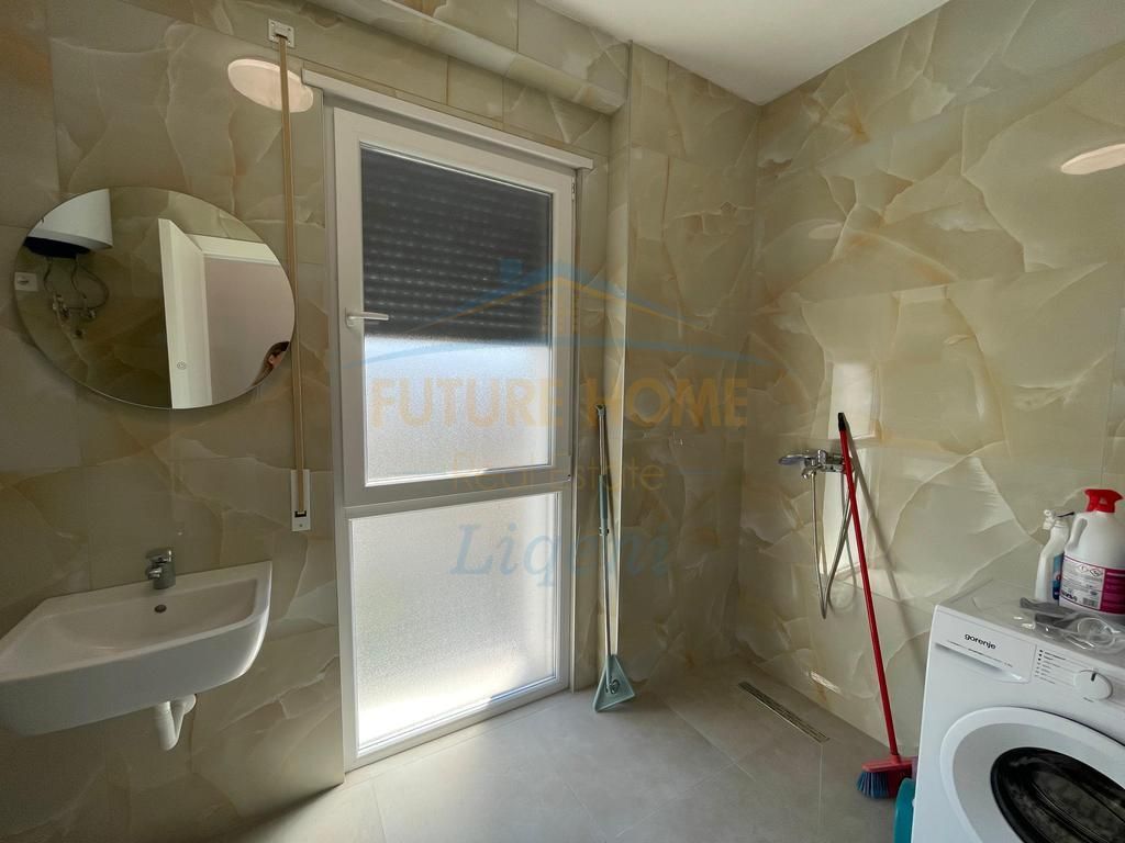 Qera, Apartament 2+1+2, Stacioni i Trenit, Tiranë. 600 €