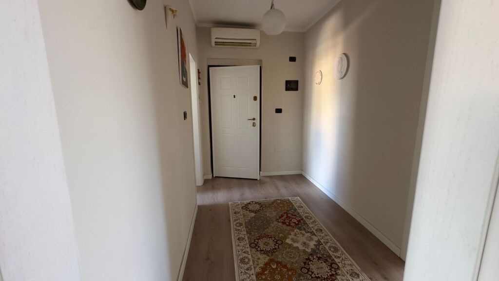 Shitet, Apartament 2+1, Rruga Fortuzi, Tirane . Empire70571