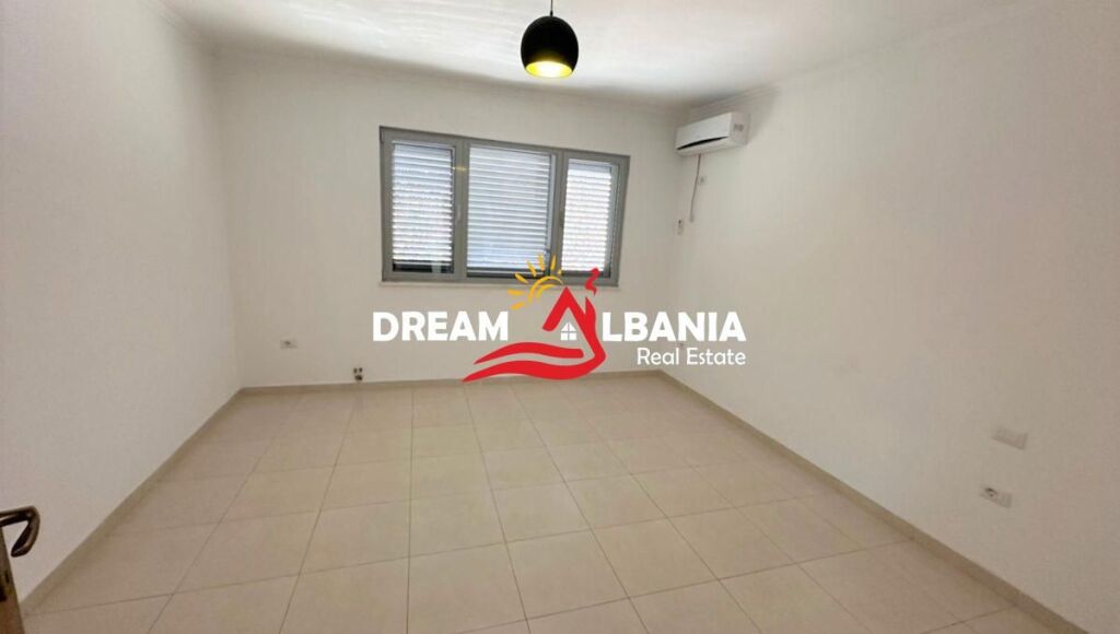 Jepet me qera Vile 3 kateshe tek Vilat Gjermane prane rruges se Elbasanit (ID 4251286)
