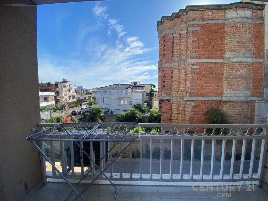 NELL'AREA DEL 5 MAGGIO AFFITTIAMO UN APPARTAMENTO 2+1, VIA BESA