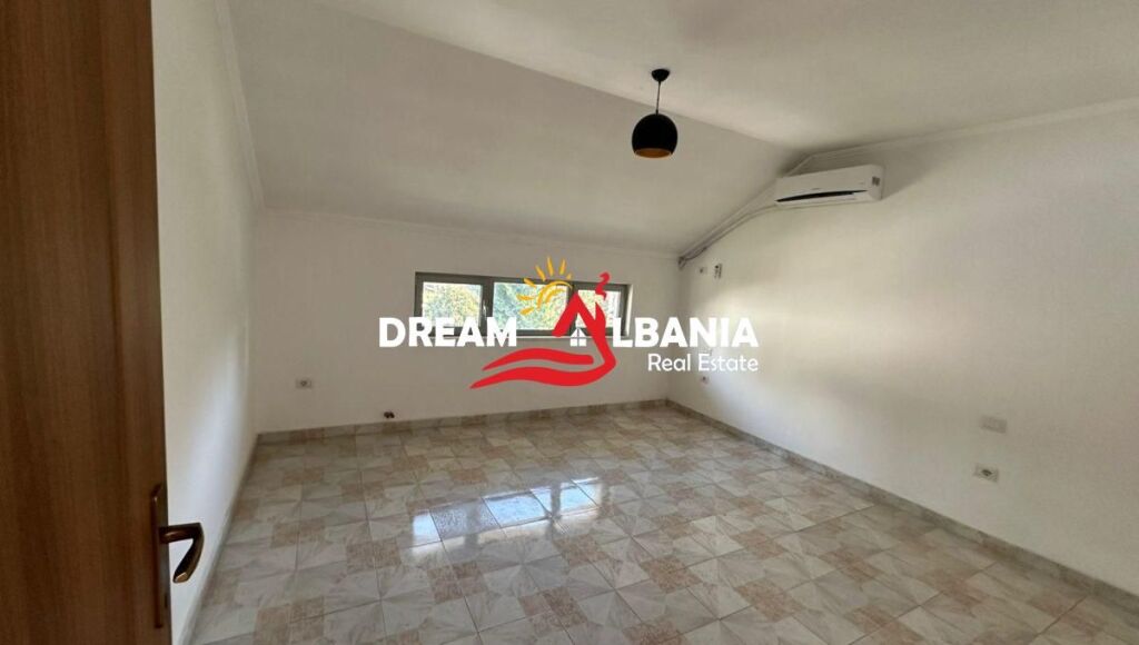 Jepet me qera Vile 3 kateshe tek Vilat Gjermane prane rruges se Elbasanit (ID 4251286)